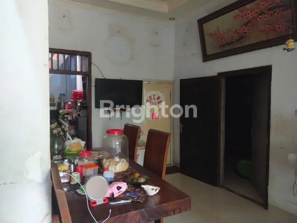 image JUAL RUMAH ASRI TAMAN DAN NYAMAN ADA SAUNG KAYU 2 LANTAI DI MEKARSARI CIMANGGIS  (6)