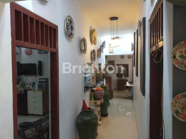 image JUAL RUMAH ASRI TAMAN DAN NYAMAN ADA SAUNG KAYU 2 LANTAI DI MEKARSARI CIMANGGIS  (5)