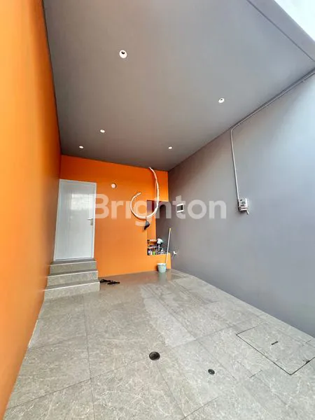 image RUMAH BARU 3 LANTAI ROW 2 MOBIL DEKAT MAL CENTRAL PARK DI TANJUNG DUREN JAKARTA BARAT (2)