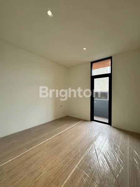 image RUMAH BARU 3 LANTAI ROW 2 MOBIL DEKAT MAL CENTRAL PARK DI TANJUNG DUREN JAKARTA BARAT (4)
