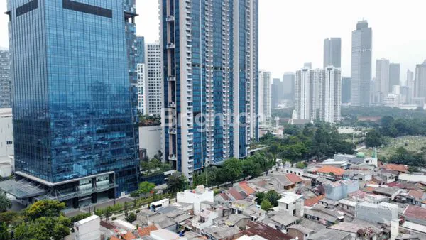 image JUAL CEPAT RUMAH HITUNG TANAH DI BELAKANG CASBLANKA METENG ATAS JAKARTA SELATAN  (5)