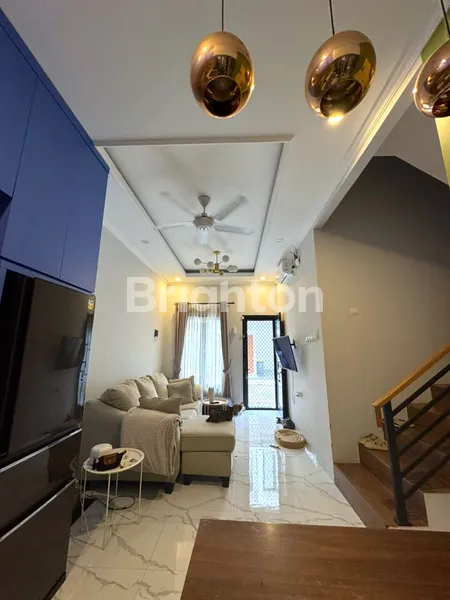 image RUMAH MODERN KOMPAK DENGAN BERBAGAI KEMUDAHAN AKSES DI CILANDAK KKO JAKSEL (1)