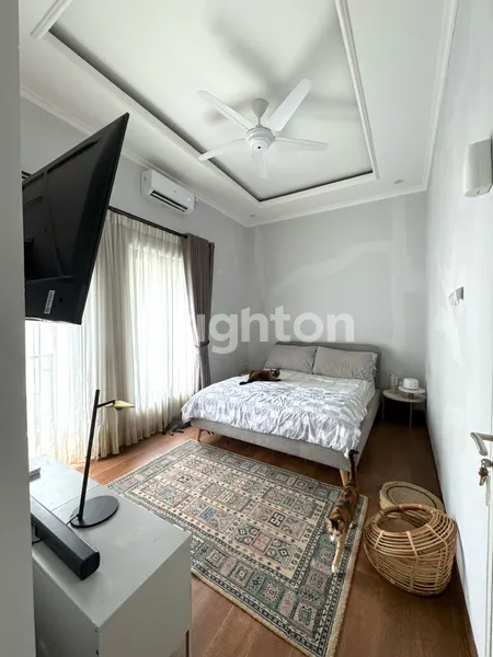 image RUMAH MODERN KOMPAK DENGAN BERBAGAI KEMUDAHAN AKSES DI CILANDAK KKO JAKSEL (4)