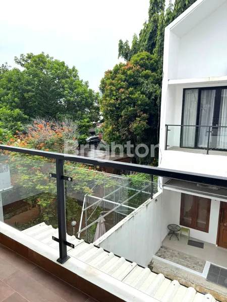 image RUMAH MODERN KOMPAK DENGAN BERBAGAI KEMUDAHAN AKSES DI CILANDAK KKO JAKSEL (6)