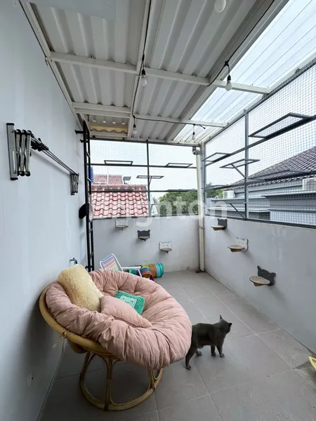 image RUMAH MODERN KOMPAK DENGAN BERBAGAI KEMUDAHAN AKSES DI CILANDAK KKO JAKSEL (7)