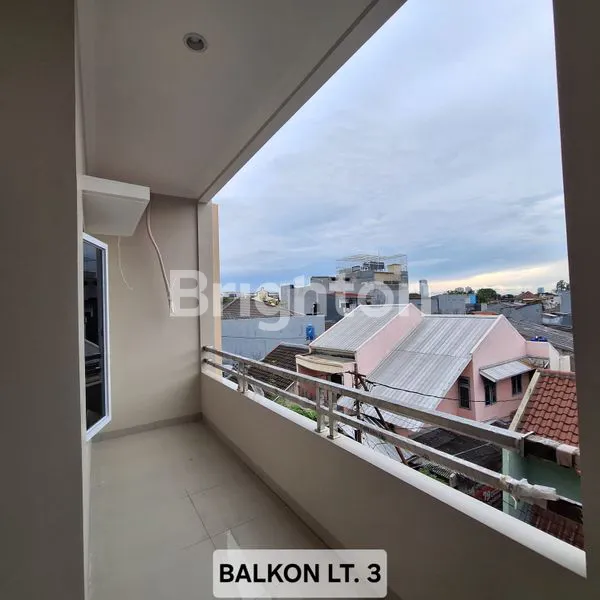 image  RUMAH BARU NAN CANTIK 3 LT TANJUNG DUREN (8)