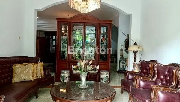 image MURAH, RUMAH 2 LANTAI, FULL FURNISH KAYU JATI DI MANYAR TIRTOYOSO (3)
