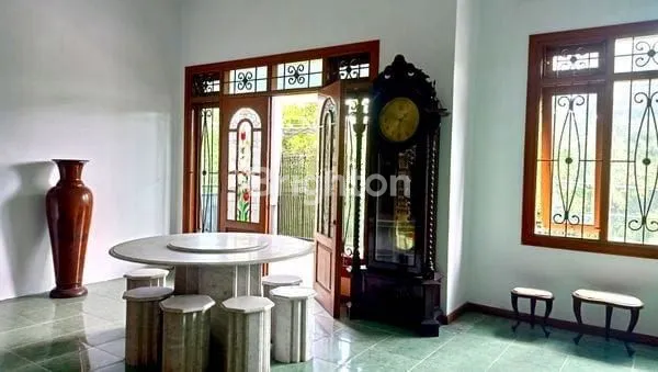 image MURAH, RUMAH 2 LANTAI, FULL FURNISH KAYU JATI DI MANYAR TIRTOYOSO (8)