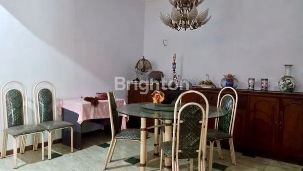 image MURAH, RUMAH 2 LANTAI, FULL FURNISH KAYU JATI DI MANYAR TIRTOYOSO (6)