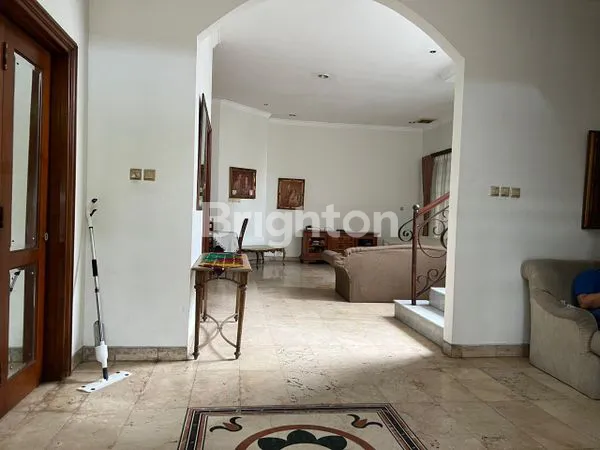 image RUMAH BESAR TOMANG DEKAT S PARMAN (4)