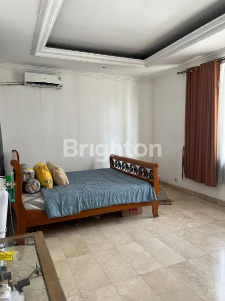 image RUMAH BESAR TOMANG DEKAT S PARMAN (7)