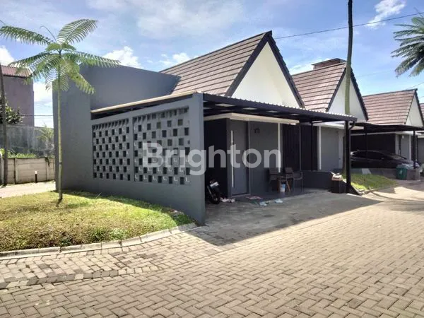 image RUMAH HOOK SIAP HUNI HANYA 1 MENIT KE PINTU TOL MARGAASIH BANDUNG (1)