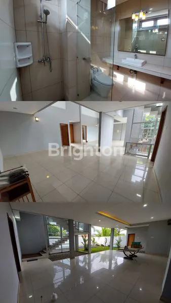 image RUMAH MEWAH MODERN KONSEP VILLA STRATEGIS TENGAH KOTA TERDAPAT KOLAM RENANG  (3)