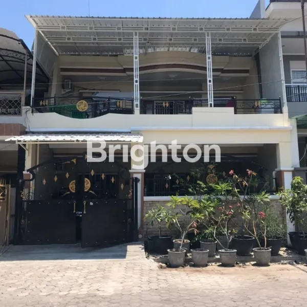 image RUMAH TERAWAT 2 LANTAI RUNGKUT ASRI HARGA 2M AN NEGO SAMPE DEAL (1)