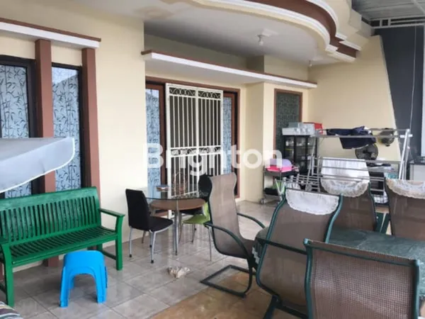 image RUMAH TERAWAT 2 LANTAI RUNGKUT ASRI HARGA 2M AN NEGO SAMPE DEAL (3)