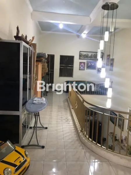 image RUMAH TERAWAT 2 LANTAI RUNGKUT ASRI HARGA 2M AN NEGO SAMPE DEAL (7)