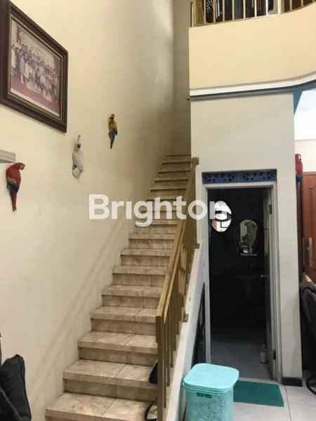 image RUMAH TERAWAT 2 LANTAI RUNGKUT ASRI HARGA 2M AN NEGO SAMPE DEAL (8)