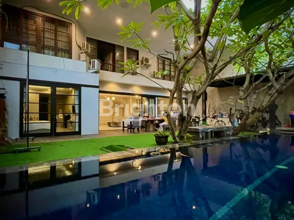 image  DIJUAL RUMAH MEWAH 2 LANTAI – LOKASI STRATEGIS RENON, DENPASAR (1)