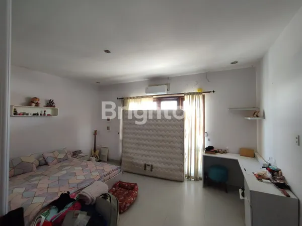 image  DIJUAL RUMAH MEWAH 2 LANTAI – LOKASI STRATEGIS RENON, DENPASAR (5)