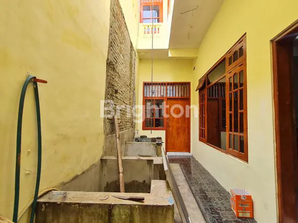 image DIJUAL RUMAH 2 LANTAI LUAS HOOK SAWOJAJAR SELANGKAH KE TOL SAWOJAJAR DAN PASAR SAWOJAJAR AREA STRATEGIS DAN RESIDENSIAL DI KOTA MALANG (7)