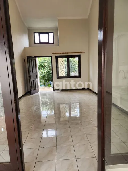 image RUMAH SEMI-FURNISHED SIAP HUNI DI WANGSAKERTA (2)