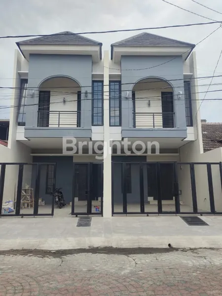 image RUMAH CANTIK 1M-AN LOKASI PREMIUM DEKAT SUPERINDO MERR, IPH SCHOOL (1)