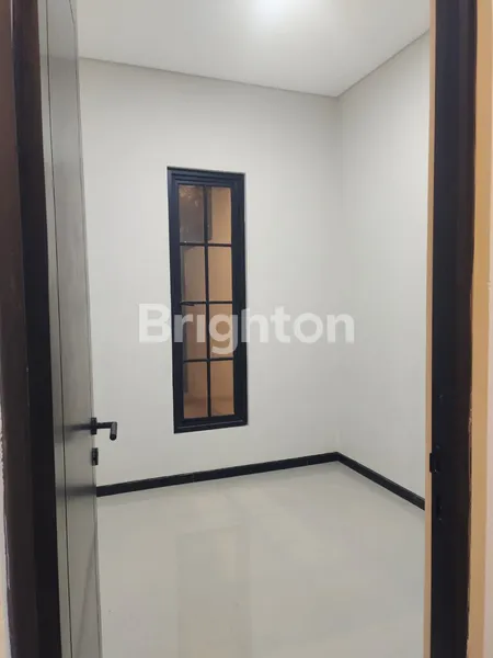 image RUMAH CANTIK 1M-AN LOKASI PREMIUM DEKAT SUPERINDO MERR, IPH SCHOOL (4)