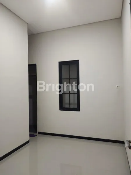 image RUMAH CANTIK 1M-AN LOKASI PREMIUM DEKAT SUPERINDO MERR, IPH SCHOOL (7)