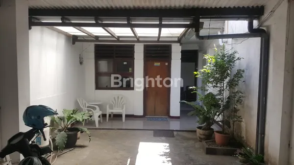 image RUMAH DI JALAN TEUKU UMAR SURABAYA PUSAT LOKASI STRATEGIS (3)