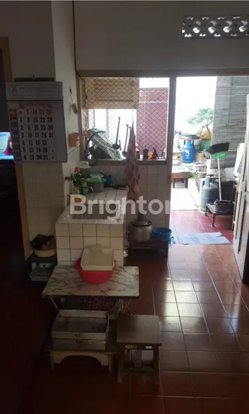 image RUMAH DI JALAN TEUKU UMAR SURABAYA PUSAT LOKASI STRATEGIS (5)