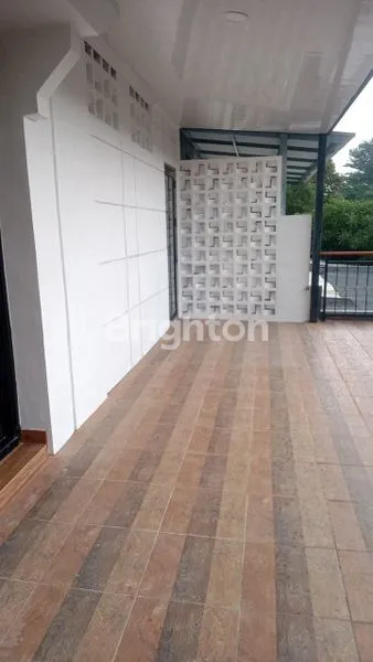 image RUMAH MEWAH 2 LANTAI LT 144M² DI KOTA WISATA (8)