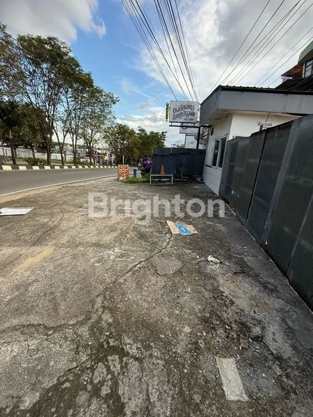 image BANGUNAN BEKAS CAFE PINGGIR JALAN UTAMA (3)