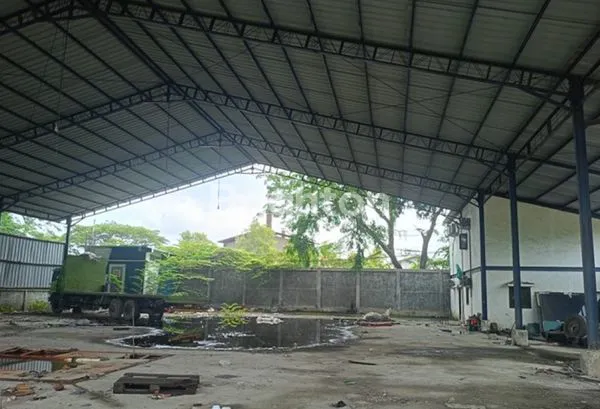 image DIJUAL TANAH PLUS BANGUNAN GUDANG SEMU PERMANEN DG LUAS TANAH 5200M2 DI BENDA, JURUMUDI BARU, TANGERANG.\N(KODE RMRG 2916)\N\NBENDA \NJURUMUDI BARU\NKOTA TANGERANG\N\NLT ± 5.000M2\NLB 1.500M2\NSHM\N\NAKSES 40FT, DEKAT BANDARA\N\N13.5JT /M2.\NTOTAL RP. 70, (1)