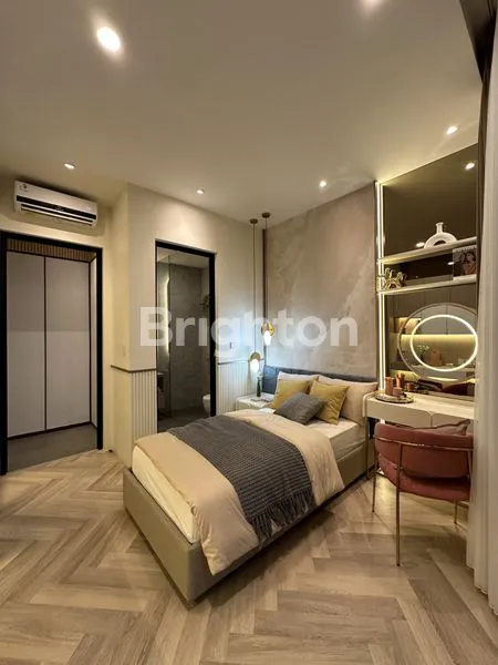 image HUNIAN MEWAH DAN CANTIK DENGAN FASILITAS LIFT DALAM HUNIAN DI DEPOK (8)