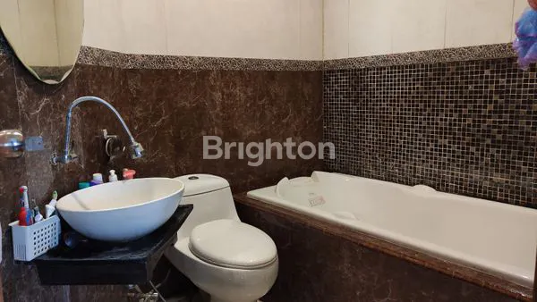 image RUMAH 2 LANTAI LT 260M² DI SUHAT, DEKAT TAMAN KRIDA (7)