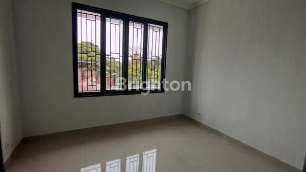 image HUNIAN STRATEGIS DI NEO OASIS BINTARO, 2 KT (3)