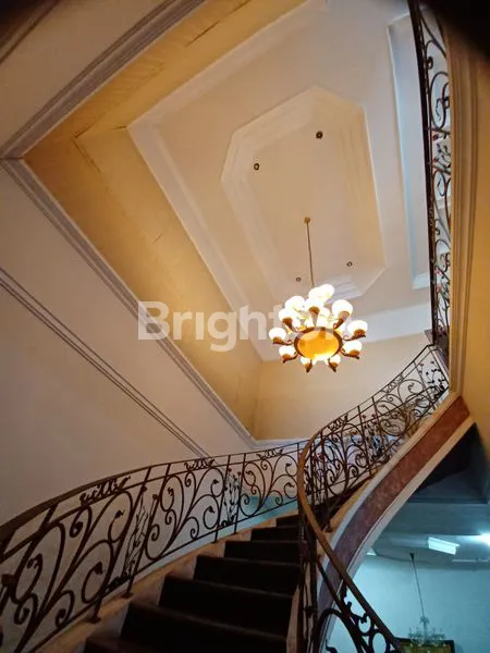 image RUMAH MEWAH DIBAWAH NJOP DI BCI CINERE (3)