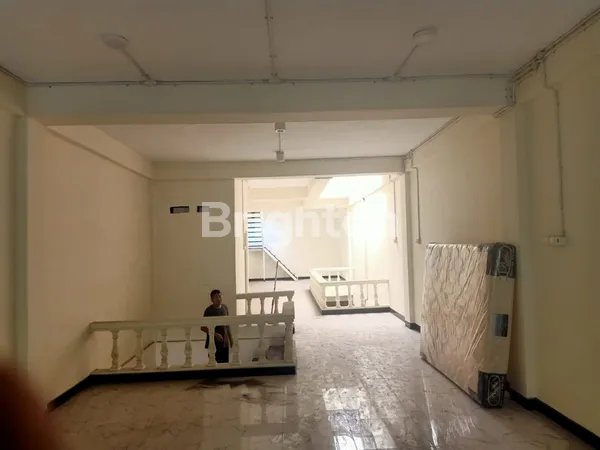 image RUKO RAYA KENJERAN SIAP PAKAI PARKIRAN LUAS COCOK UTK KANTOR / USAHA (7)