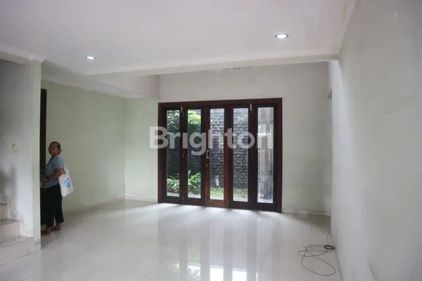 image RUMAH BAGUS SIAP HUNI UNTUK DISEWAKAN DI BINTARO SEKTOR 9  (3)