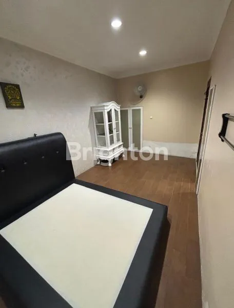 image DIJUAL RUMAH 2 LANTAI MODERN STRATEGIS WILAYAH PURI, JAKARTA BARAT (4)