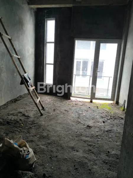 image RUMAH TOWN HOUSE (2)