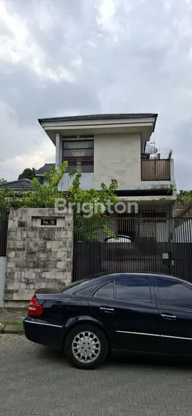 image RUMAH BESAR DISEWAKAN APA ADANYA DI BNR (1)