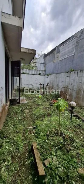 image RUMAH BESAR DISEWAKAN APA ADANYA DI BNR (7)