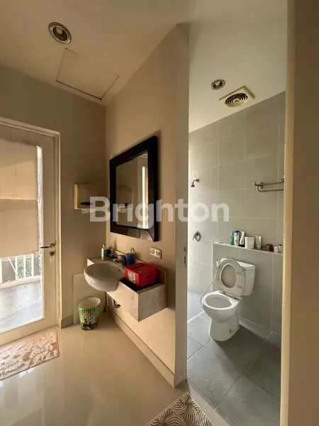 image RUMAH MEWAH ROYAL RESIDENCE (7)