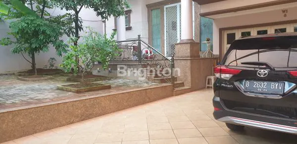 image DIJUAL RUMAH 2 LANTAI\NPURI INDAH (3)