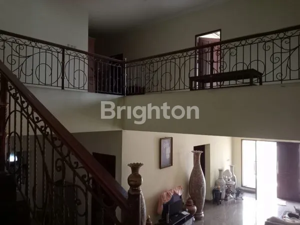 image RUMAH MEWAH LT 204 LB 370 DI KAYURINGIN BEKASI (4)