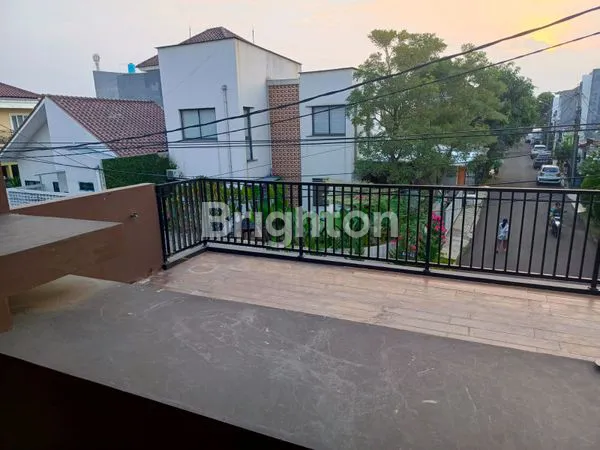 image RUMAH RAPI SIAP HUNI DI REGENCY MELATI MAS  BSD CITY (4)