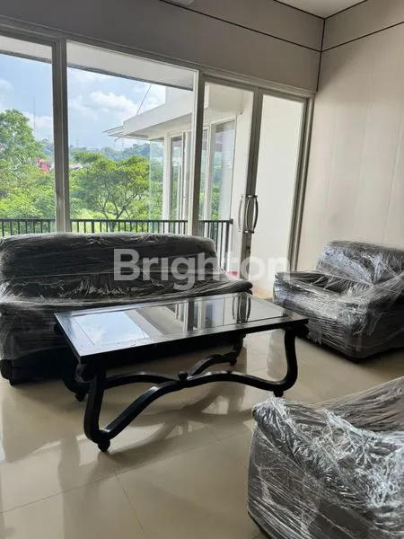 RUMAH 2 LANTAI FURNISHED SIAP HUNI DI PERUMAHAN ELIT CANDI GOLF