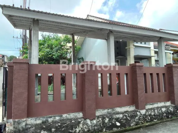 image RUMAH CANTIK DAN LUAS. BERADA DI PERUMAHAN KARTINI RESIDENCE  (4)