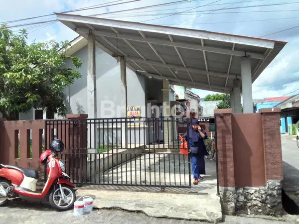 image RUMAH CANTIK DAN LUAS. BERADA DI PERUMAHAN KARTINI RESIDENCE  (5)